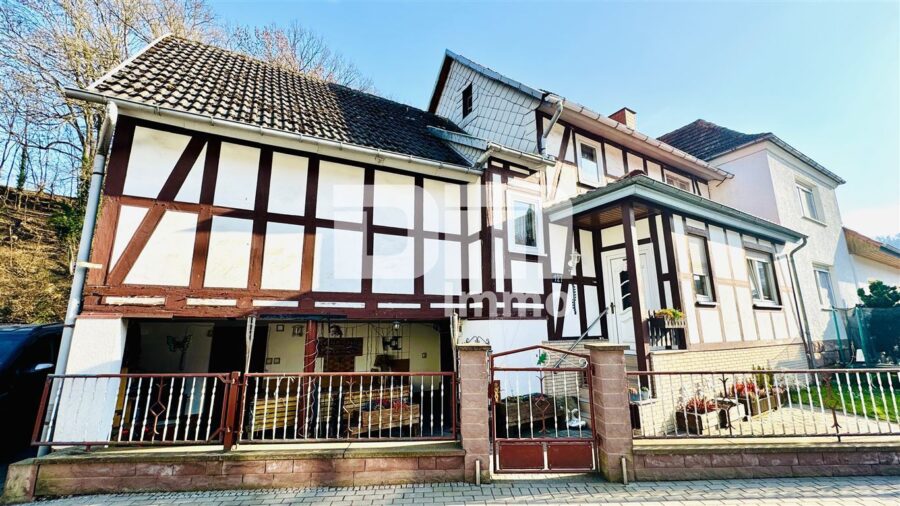 Charmantes Raumwunder in Birkenfelde: Historisches Fachwerk trifft auf solide Moderne - Frontansicht